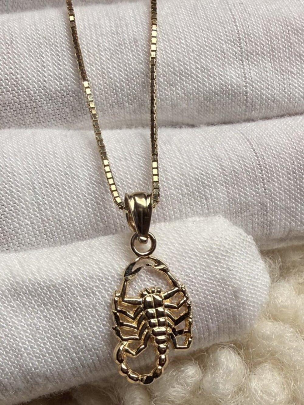 14K Yellow Gold Scorpion Pendant With 0.8mm Box Chain - 24 inch